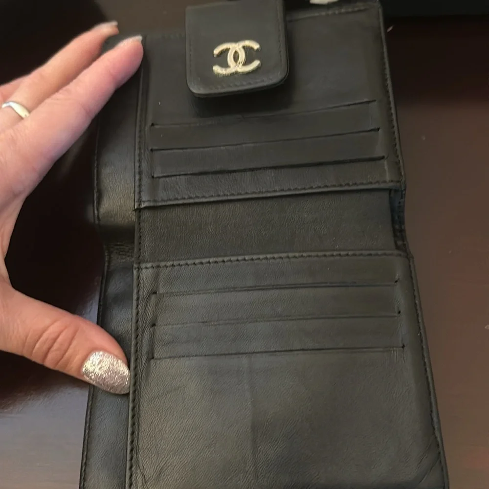 Chanel black compact wallet GUC! - Picture 5 of 9